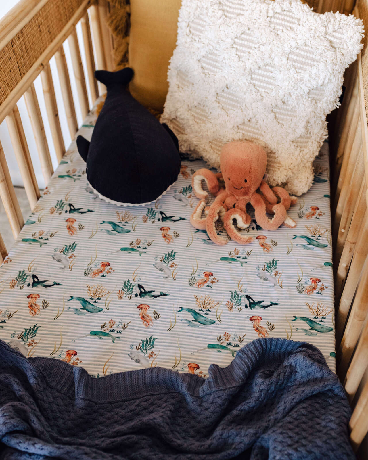 SNUGGLE HUNNY WHALE FITTED COT SHEET