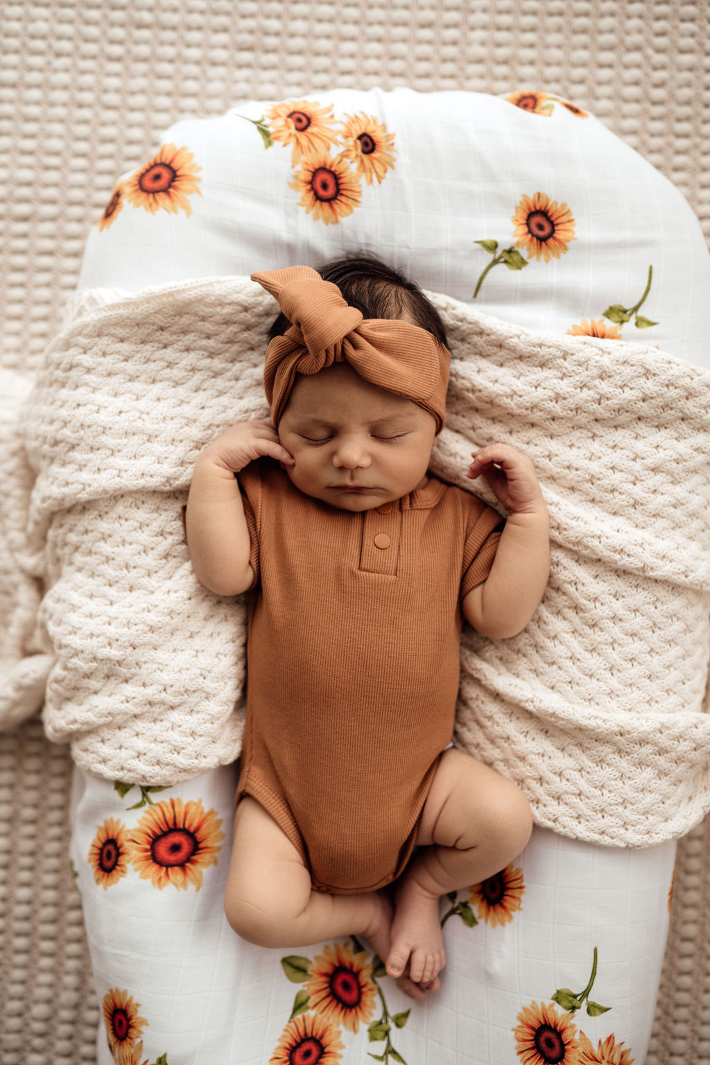 SNUGGLE HUNNY CHESTNUT SHORT SLEEVE BODY SUIT